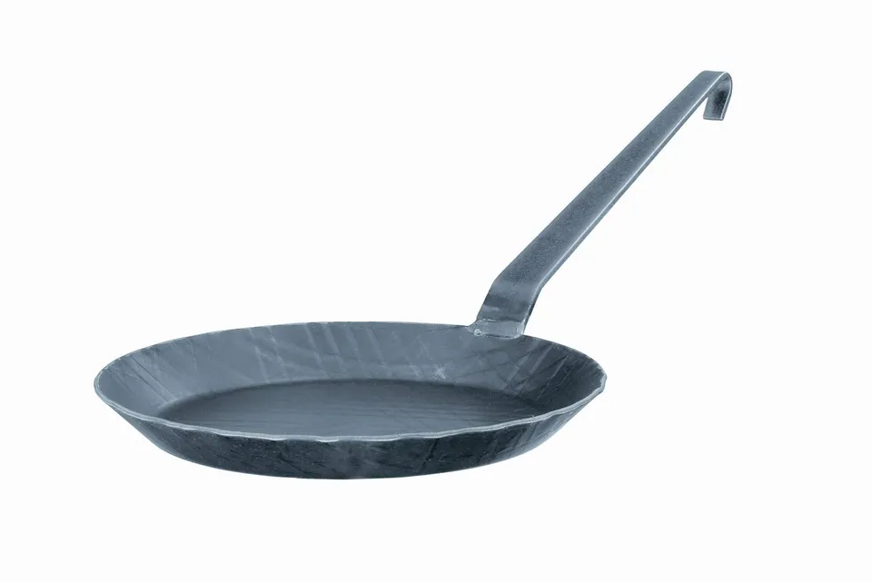 r-sle-bratpfanne-schmiedeeisern-serie-1888-eisenpfanne-24-cm-mit-hakenstiel-made image 1