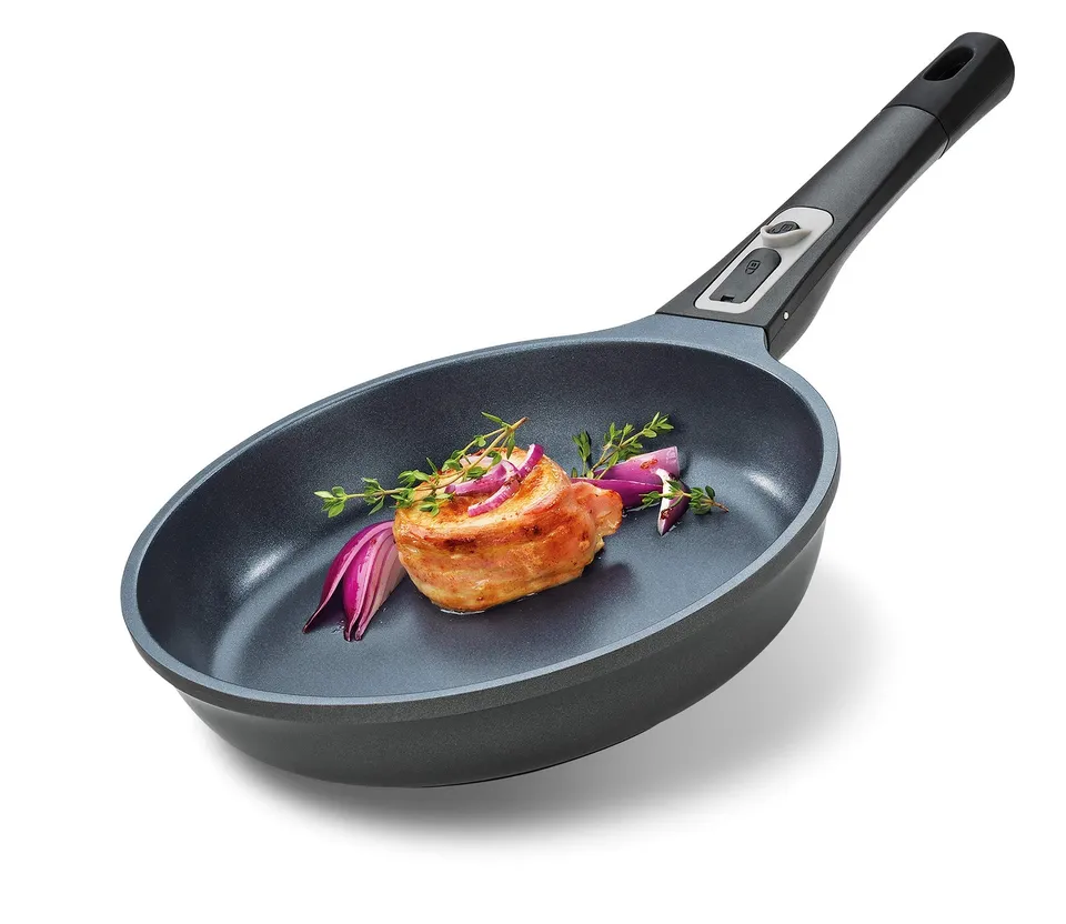 k-chenprofi-milano-bratpfanne-24-cm-mit-abnehmbarem-magnetgriff-aluminium-guss-a image 1