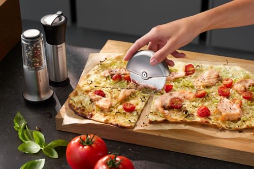 gefu-monza-pizzaschneider-extrascharfe-edelstahl-radklinge-8-cm-mit-schutzkappe- image 7