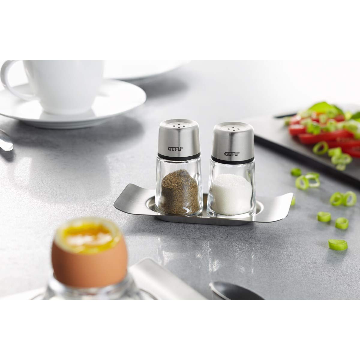 gefu-brunch-salz-und-pfefferstreuer-set-mit-untersetzer-konische-glasstreuer-dic image 2