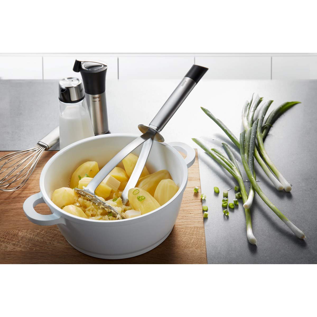 gefu-primeline-kartoffelstampfer-edelstahl-mit-ovalem-kopf-f-r-jeden-topf-finger image 2