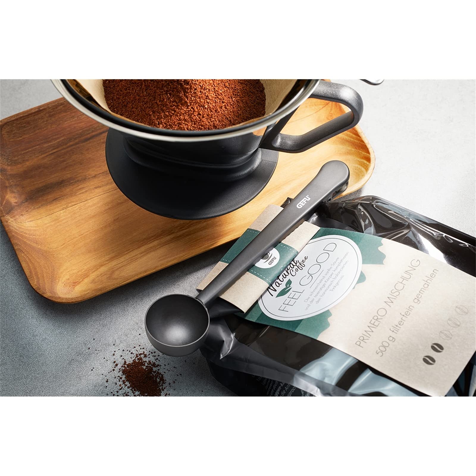 gefu-clippo-kaffeema-mit-verschlusszange-edelstahl-schwarz-matt-7-g-portionierl- image 2