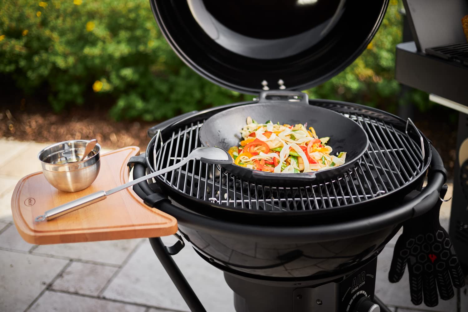 r-sle-vario-wok-36-cm-aus-emailliertem-gusseisen-f-r-herd-und-grill-induktionsge image 5