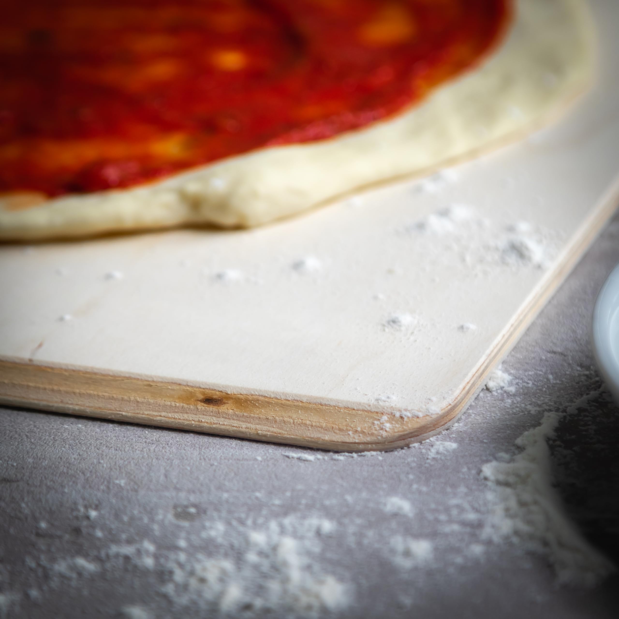 k-chenprofi-pizza-schieber-1086501000-backschiefer-aus-naturbelassenem-birkenhol image 4