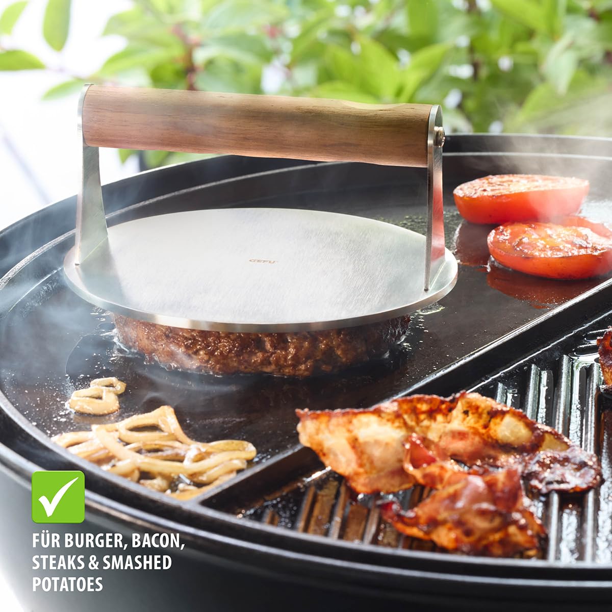 gefu-burgerpresse-bbq-edelstahl-burger-smasher-mit-walnussholzgriff-5-mm-massiv- image 3